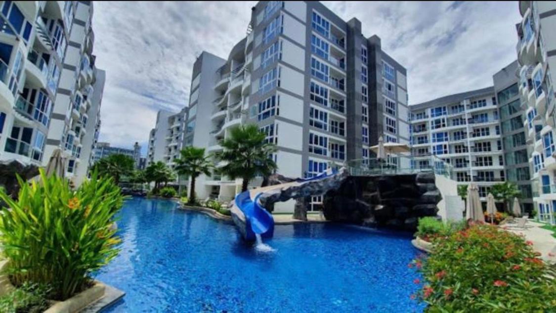 Large Deluxe 5 Grand Avenue * Pattaya