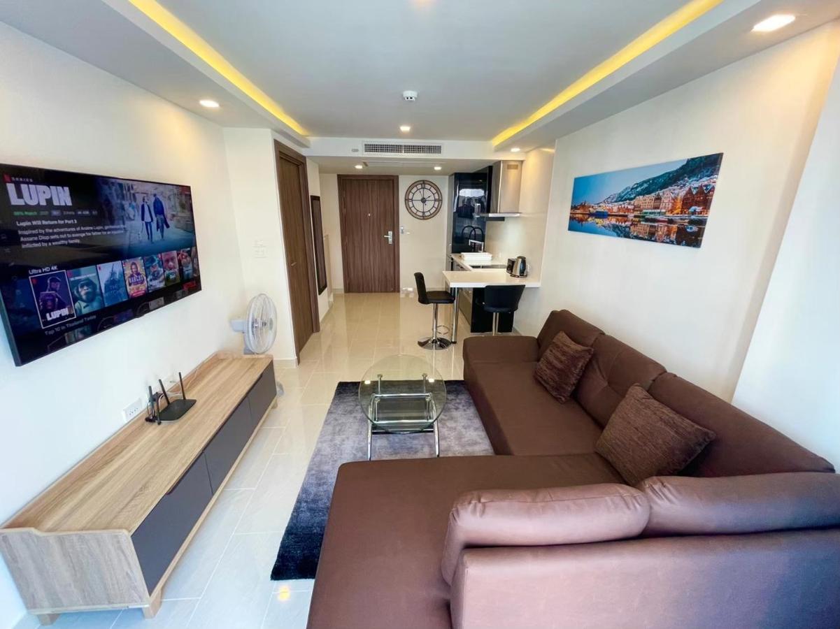 Large Deluxe 5 Grand Avenue * Pattaya